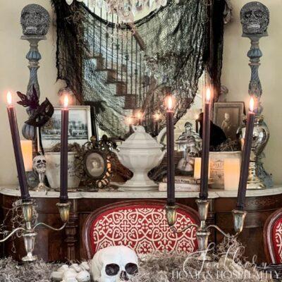 How to Create a Spooky Chic Halloween Tablescape
