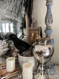 Southern Gothic Halloween Dining Room | Spooky Chic Tablescape Ideas
