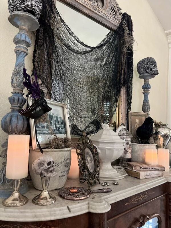 Southern Gothic Halloween Dining Room | Spooky Chic Tablescape Ideas