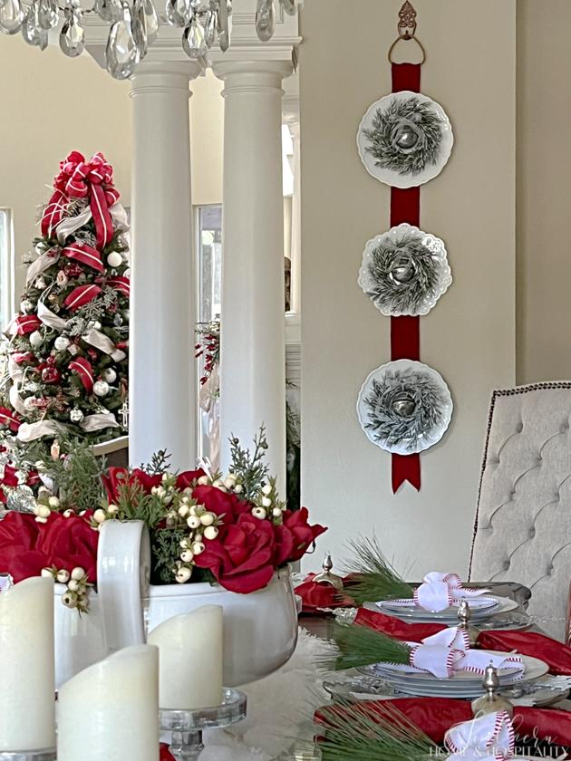 Christmas triple wreath plate wall hanging