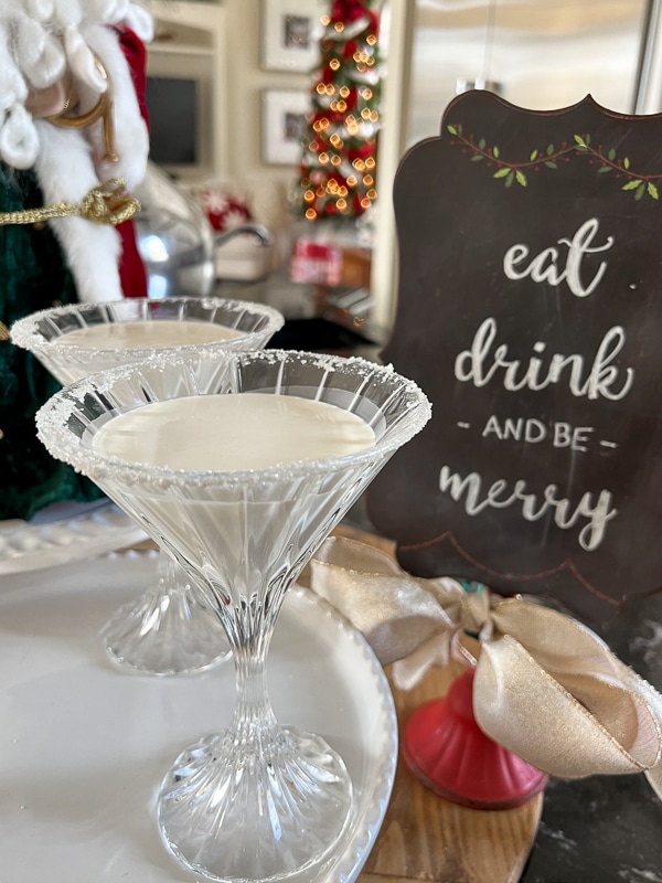 White Christmas Martini (Festive White Chocolate Martini)