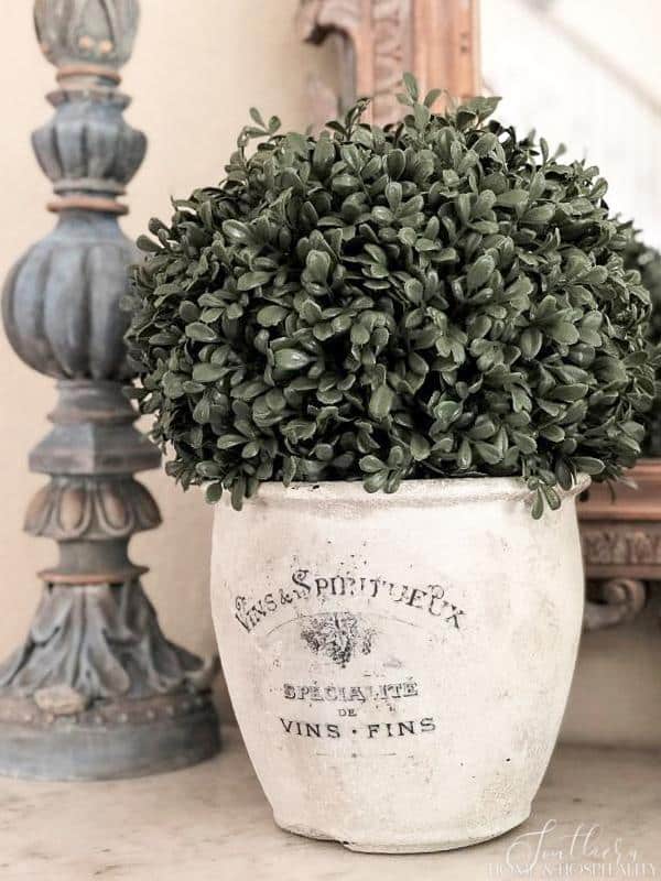 Easy DIY Faux Stone Planters with Spray Paint - Designed Simple