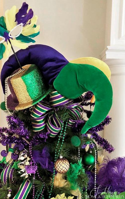 Mardi Gras tree topper.  Mardi gras decorations, Mardi gras wreath, Mardi  gras centerpieces