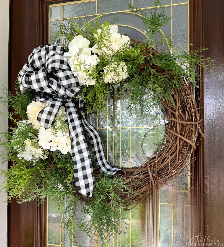 summer wreath with hydrangeas