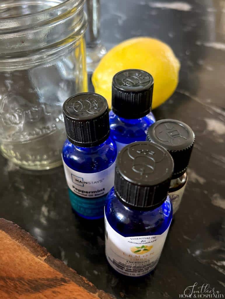 essential oils to deter mosquitos, lemon, peppermint