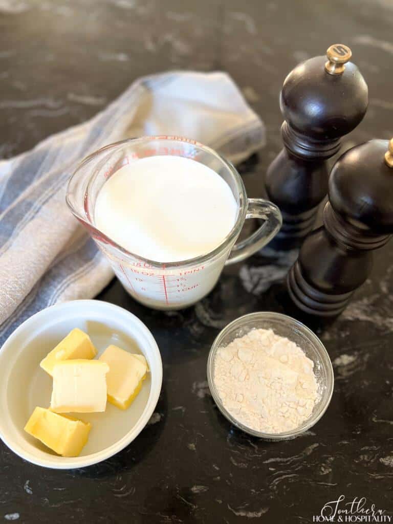Ingredients for southern white gravy