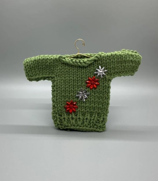 https://southernhomeandhospitality.com/wp-content/uploads/2022/12/Gift-Card-Sweater.jpg