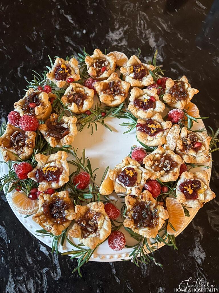 Goat cheese tartlets in a wreath shape