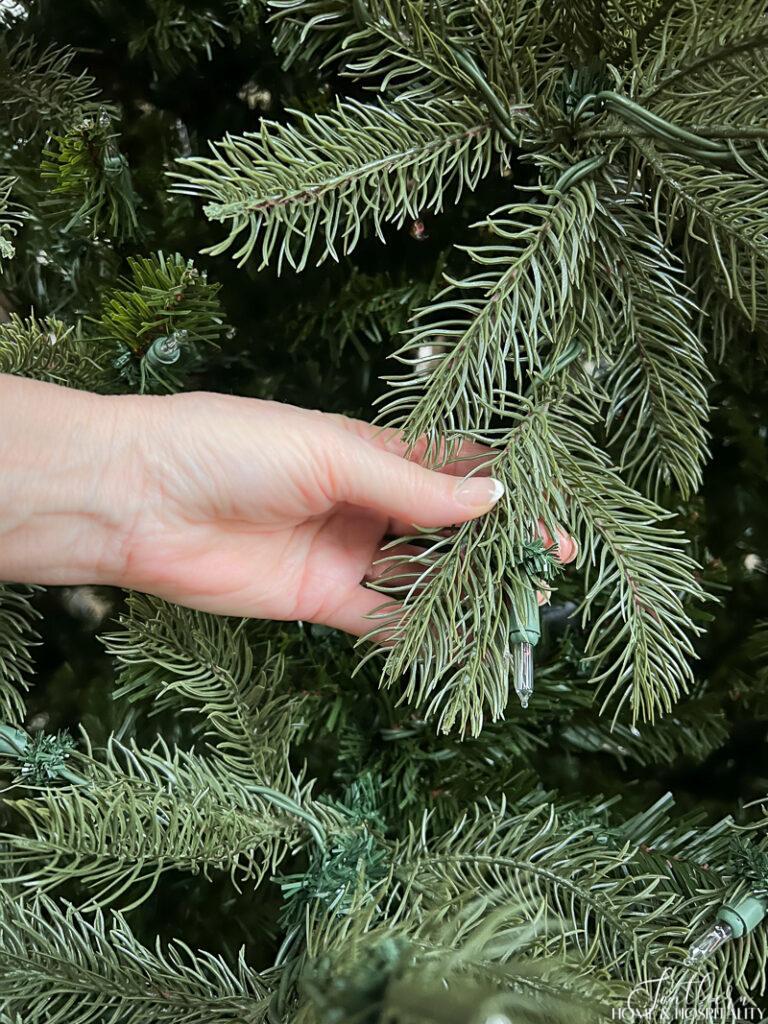 These Artificial Pine Branches Can Make Your Christmas Tree More Full