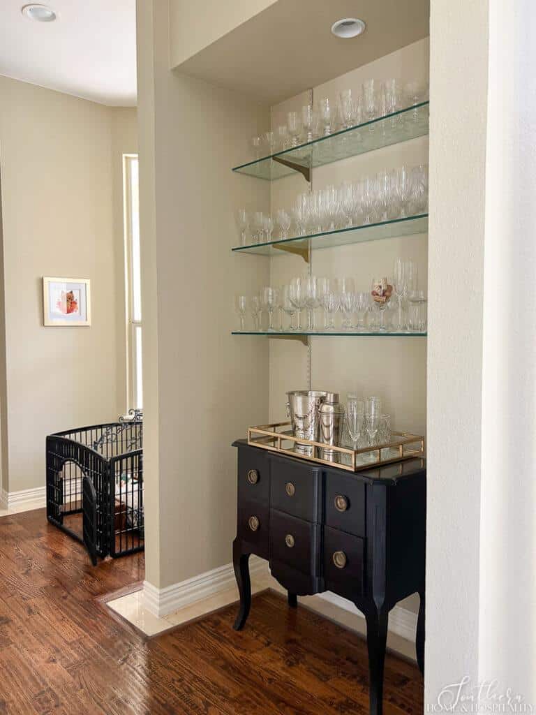 Niche with glassware on shelves