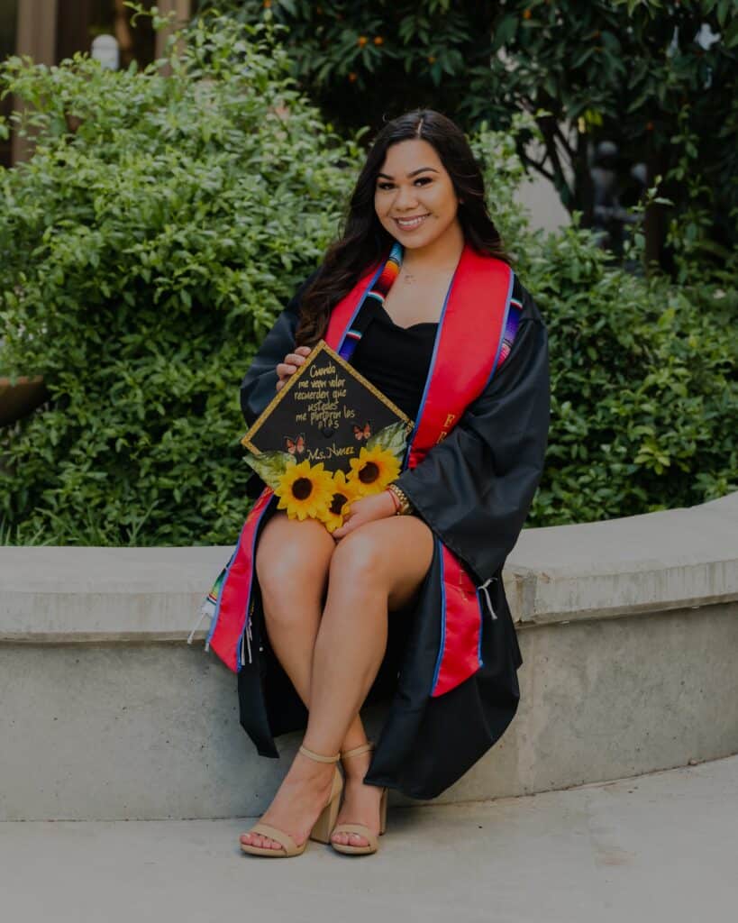 Grad cap with sunflowers