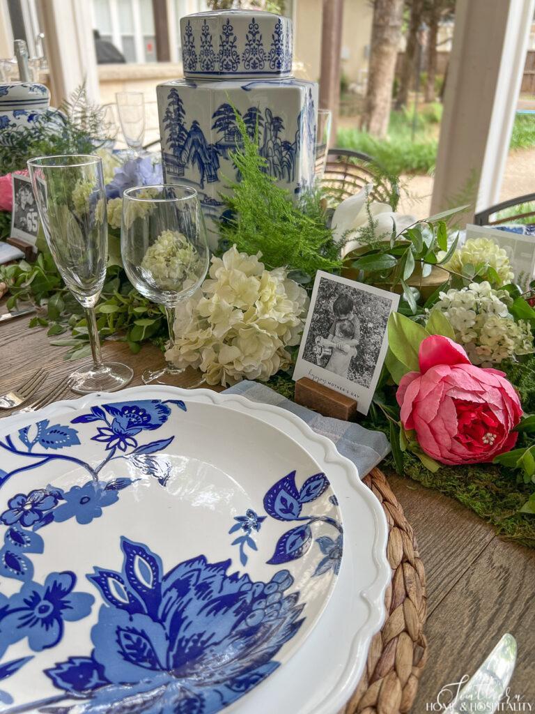 Place card for Mother's Day with photo of kids