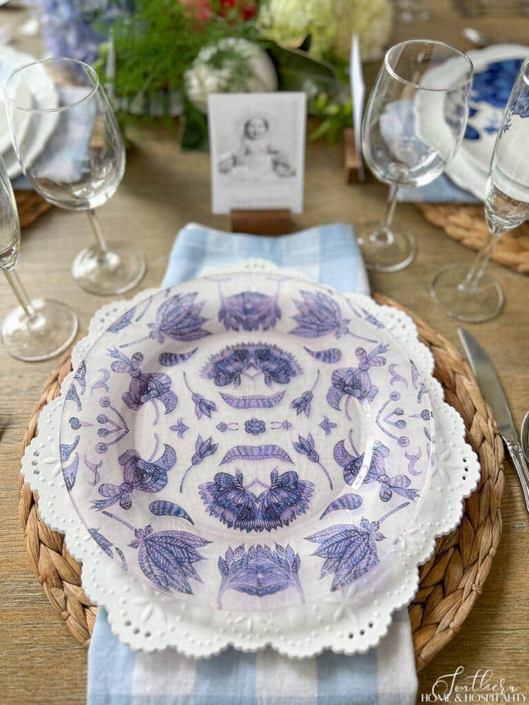 Blue and white chinoiserie glass plate made with napkins
