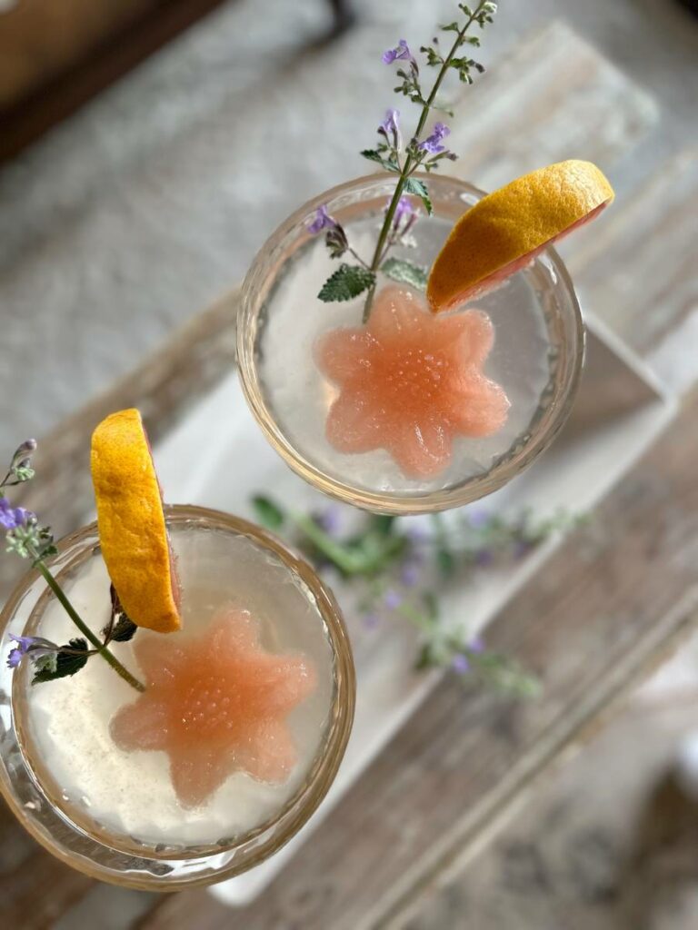 Sparkling Grapefruit Cocktails with grapefruit ice flower