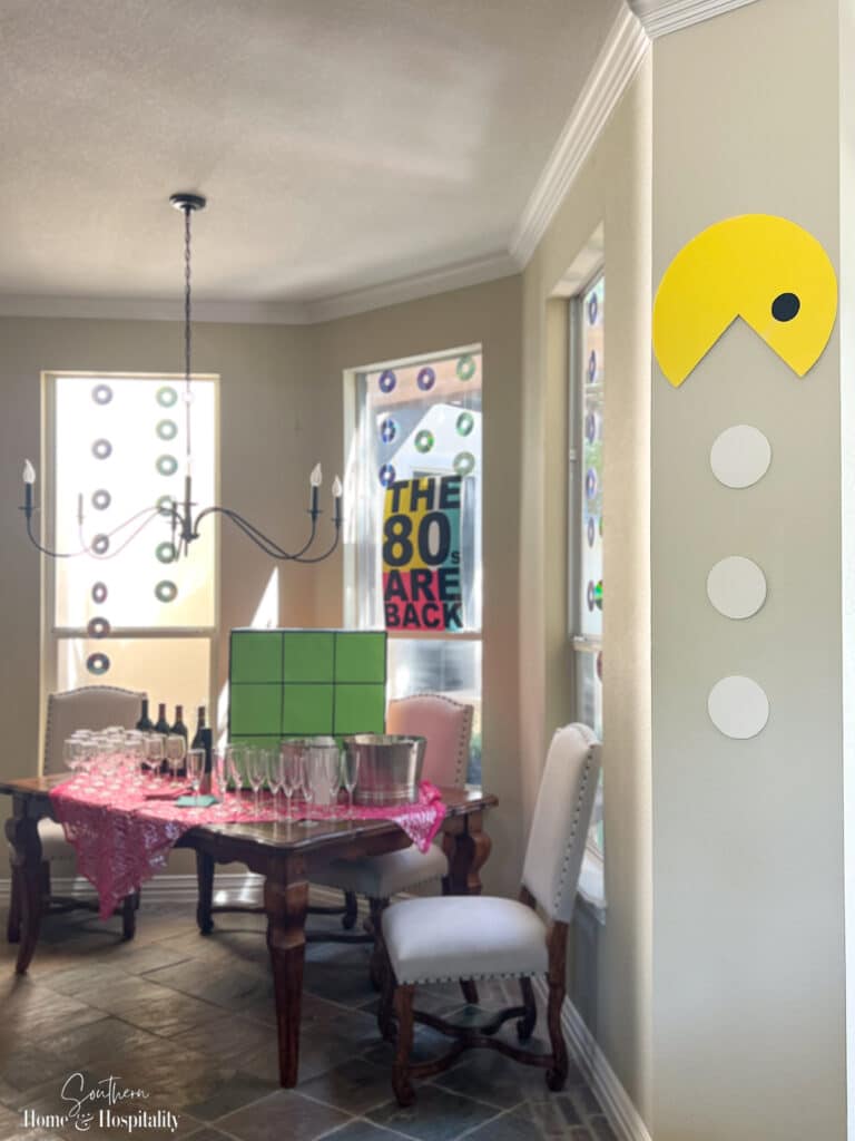 Pac-Man wall party decor 