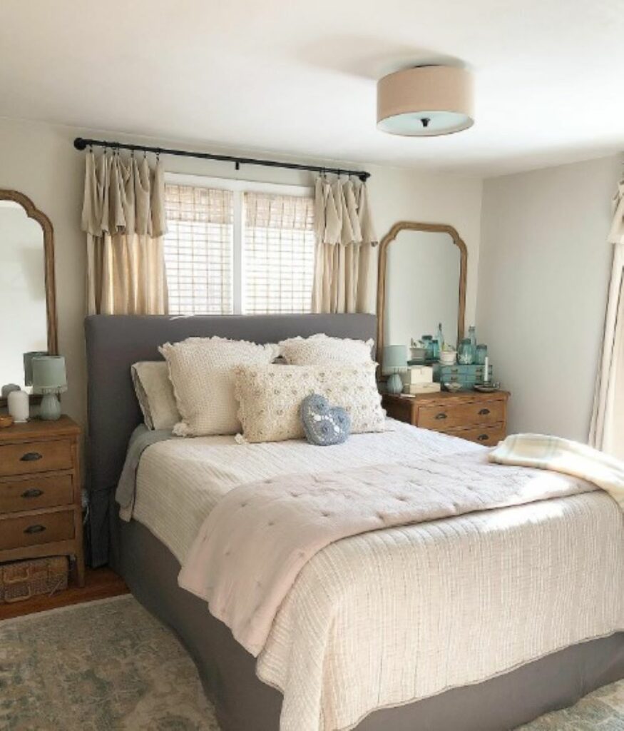 SW Agreeable Gray in bedroom