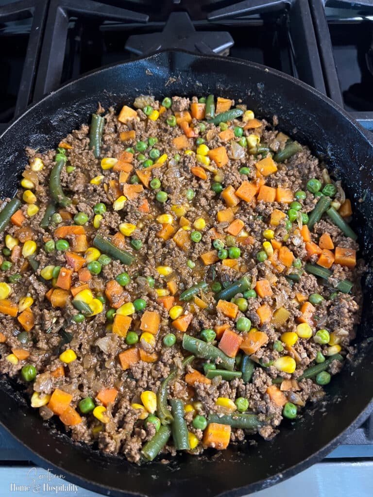 Cooked ground beef and vegetable mixture for shepherd's pie