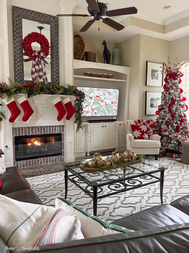 Family room with cozy and nostalgic Christmas decorations