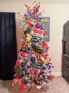 How to Decorate a Christmas Tree Like a Designer (Step-by-Step Guide)