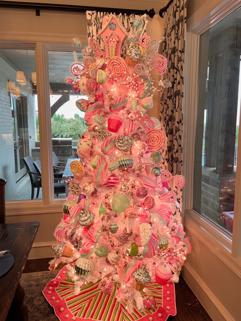 Pink Christmas tree decor
