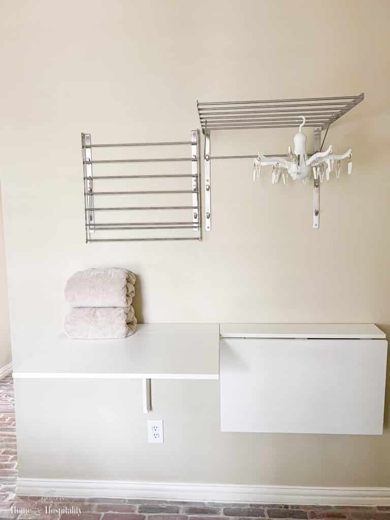 Wall mounted drying racks for laundry