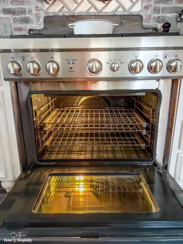 Gas oven after cleaning with baking soda and vinegar