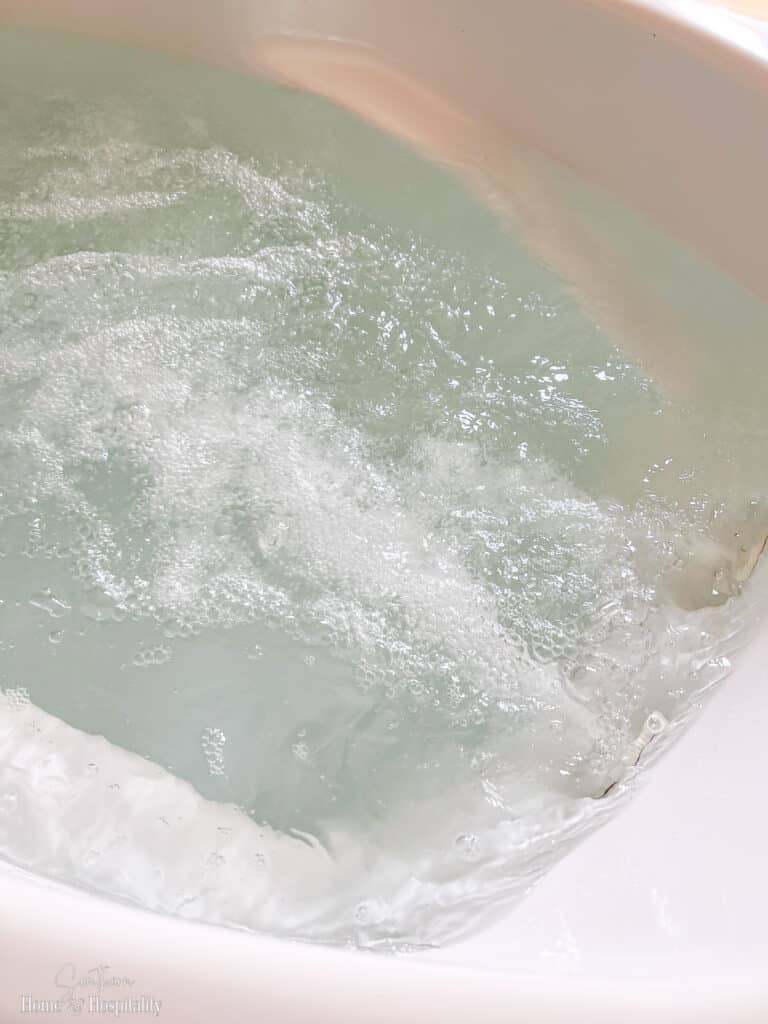 Jetted tub running