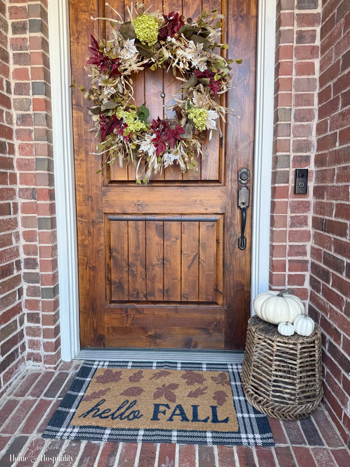 Small Front Porch Fall Decor Ideas for Big Curb Appeal