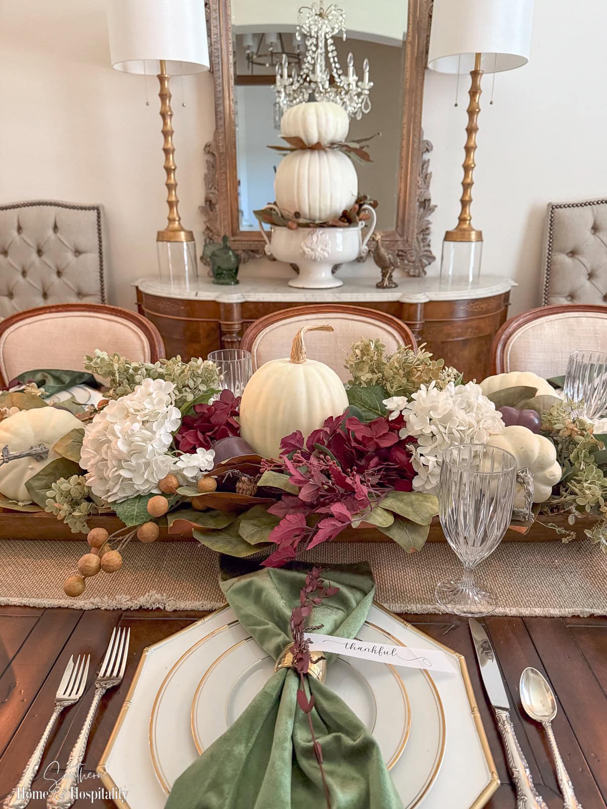 5 Thanksgiving Table Decorating Ideas with Beautiful Fall Color Palettes