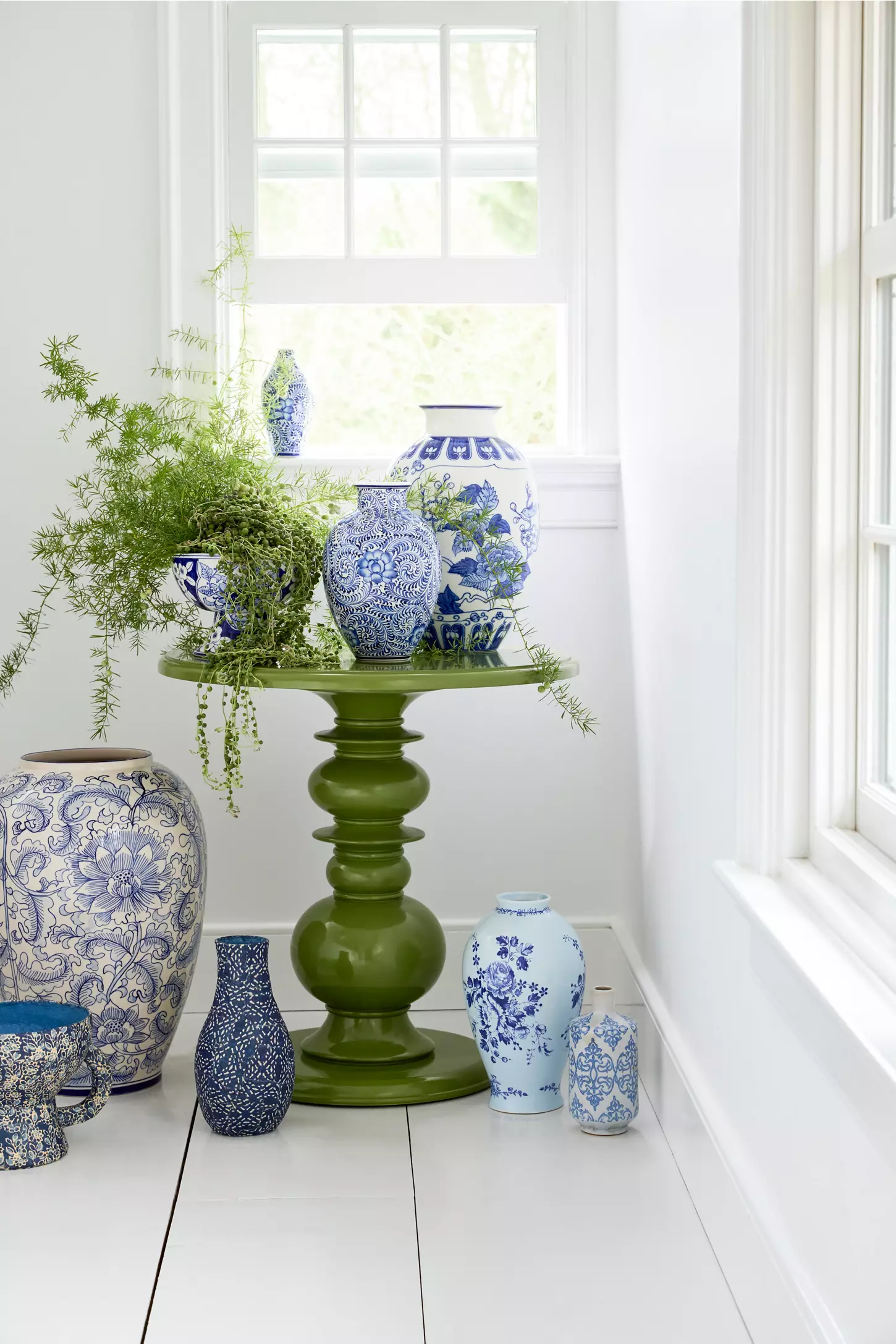 Blue and white chinoiserie vases