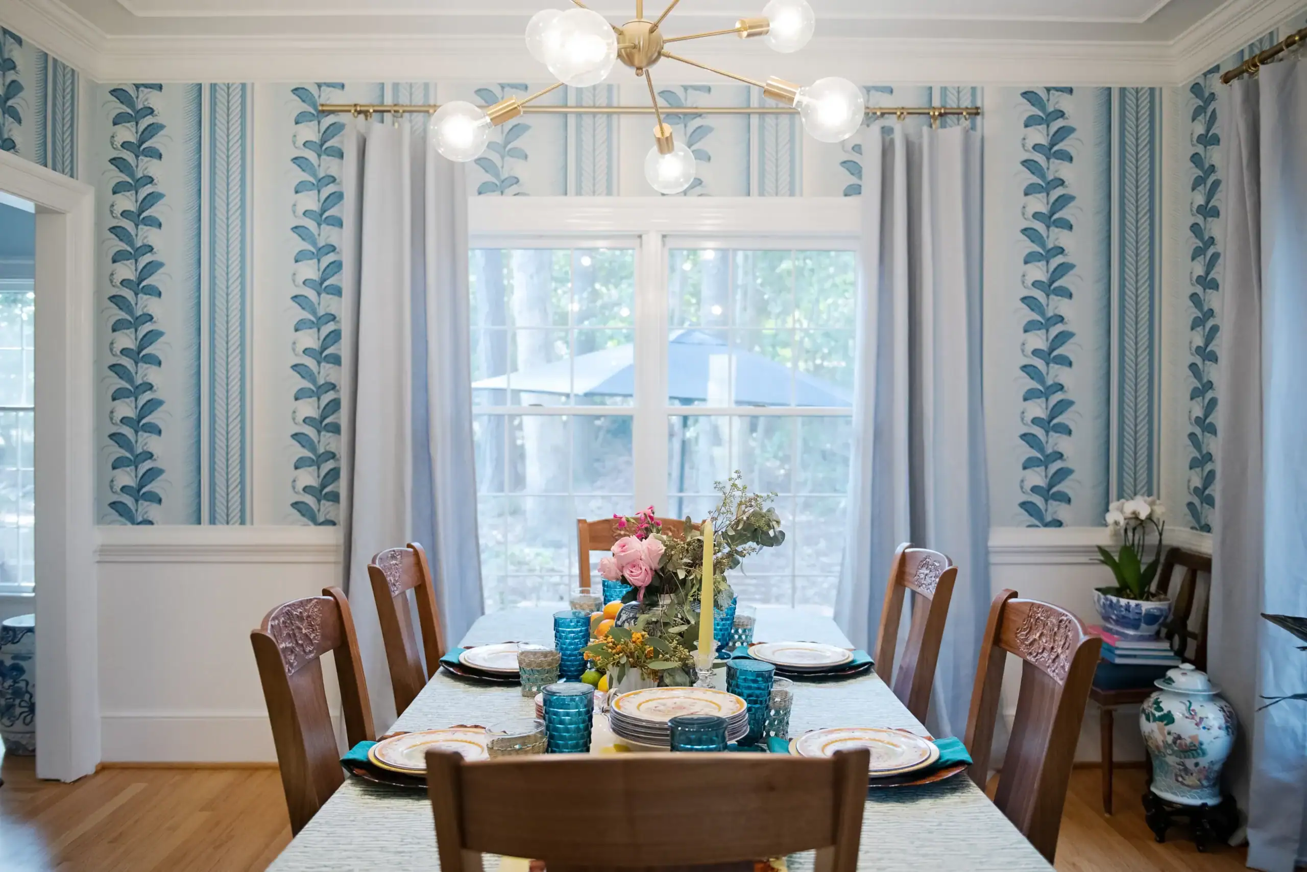 Blue and white dining room