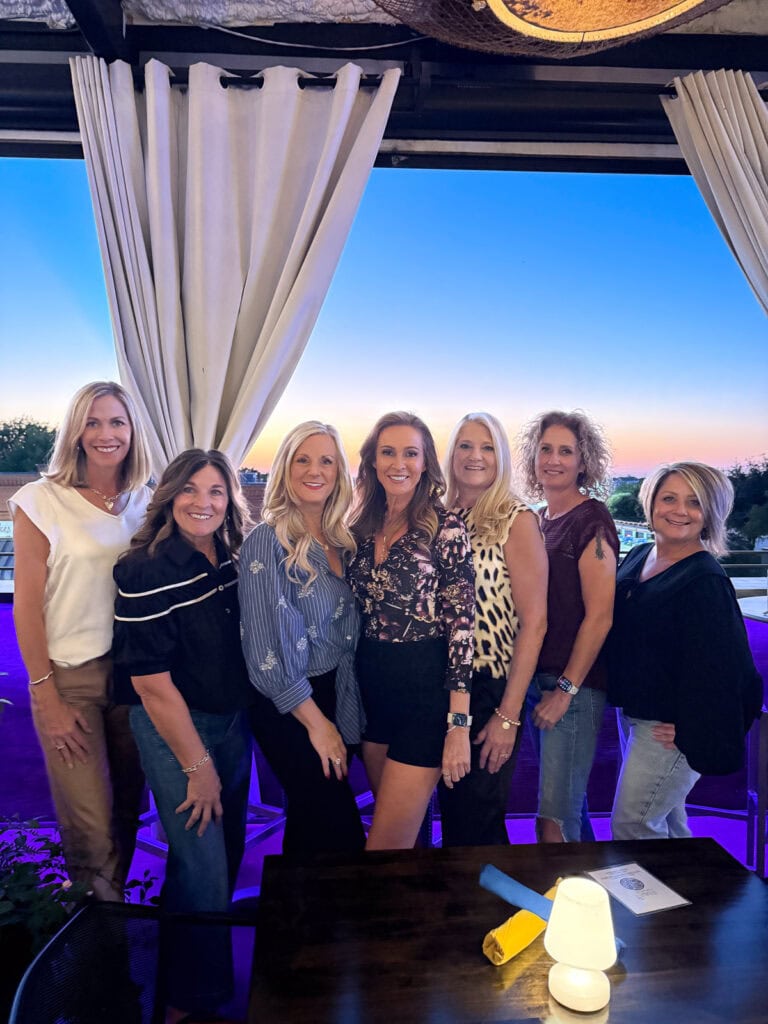Girls group picture at sunset at Piaf