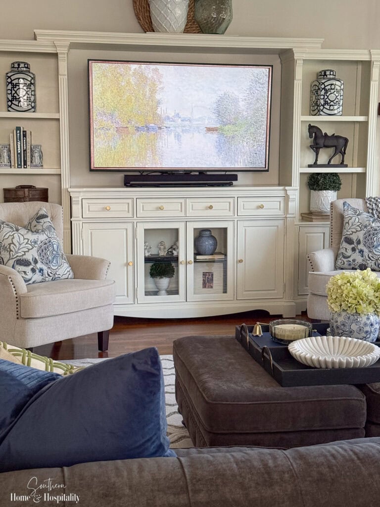How to Arrange Furniture in a Small Living Room (Layout Ideas That Work)