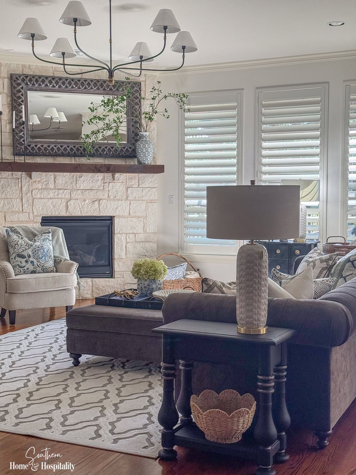 How to Use Mirrors to Make a Room Look Bigger