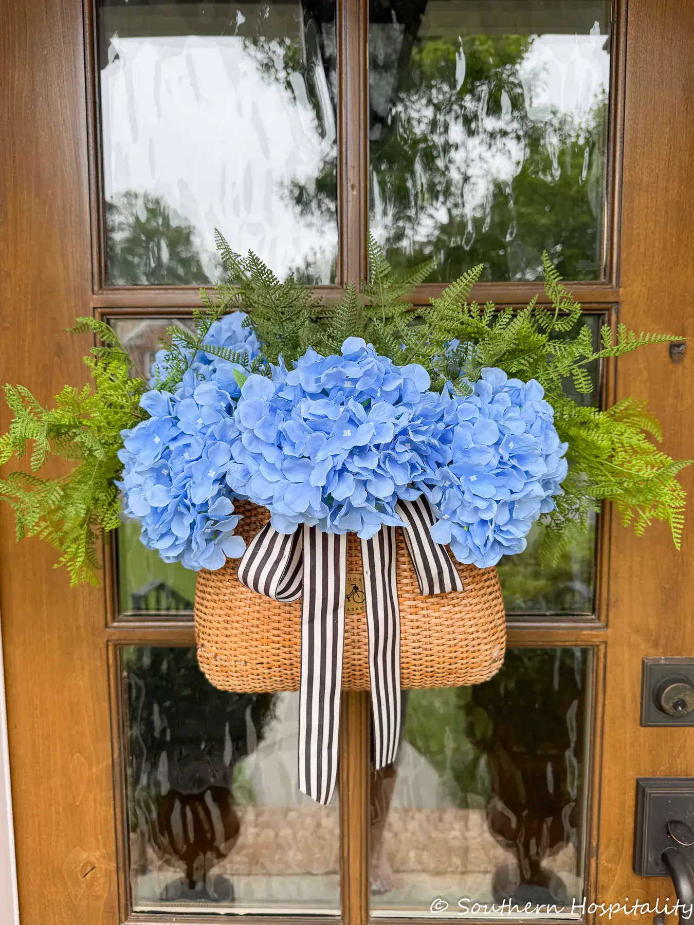 Hydrangea door basket