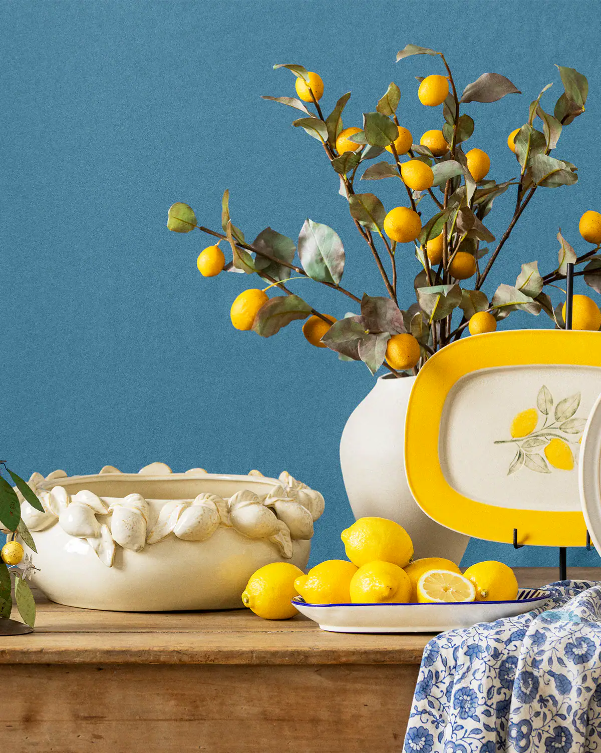 Lemon lined ceramic bowl