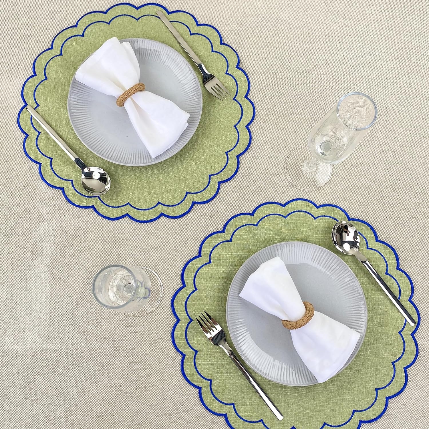 Scalloped placemats