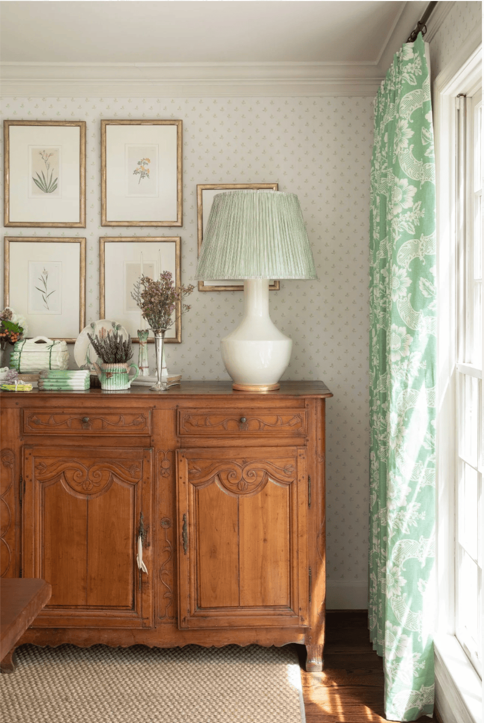 Green classic decor