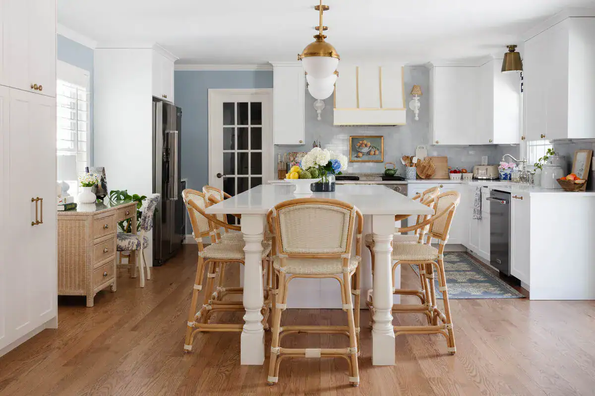 Blue and white kitchen